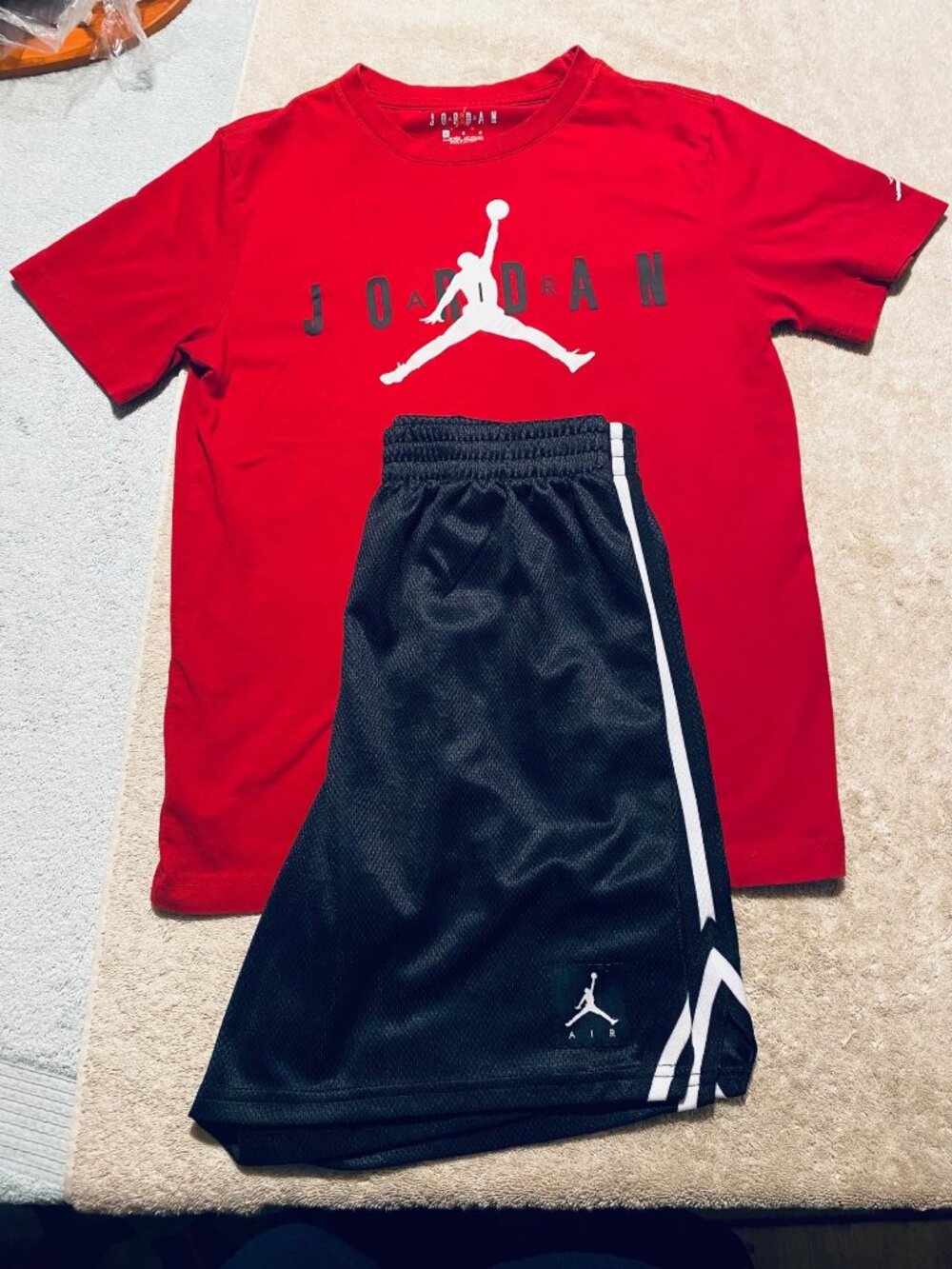 Jordan Youth Red Graphic T-Shirt & Black Mesh Shorts Set Air Jordan Logo Size L